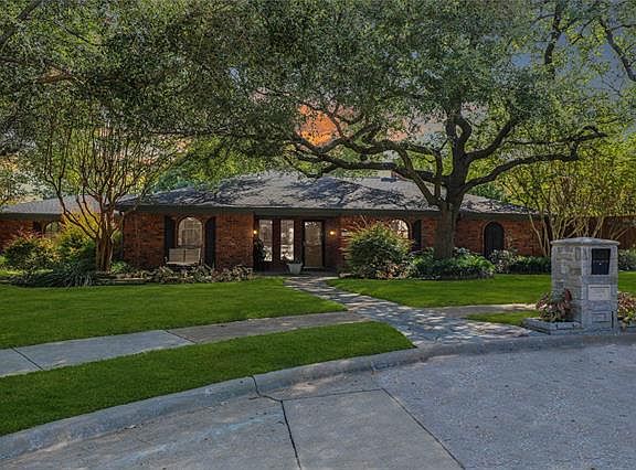 2nd image of 3804 Bainbridge Ct
