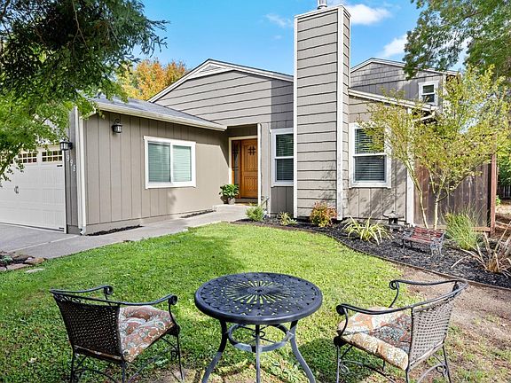 2nd image of 998 Sonoma Glen Circle