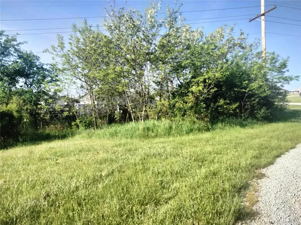 4 Ashley Ln #6, Hawk Pt, MO 63349