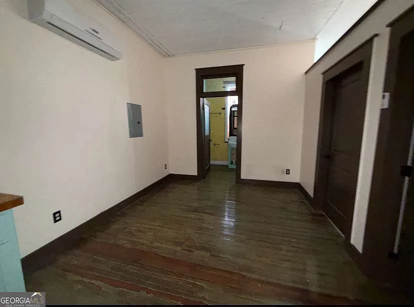 2 bed, 1.0 bath, 3770 sqft, $950 — Photo 4