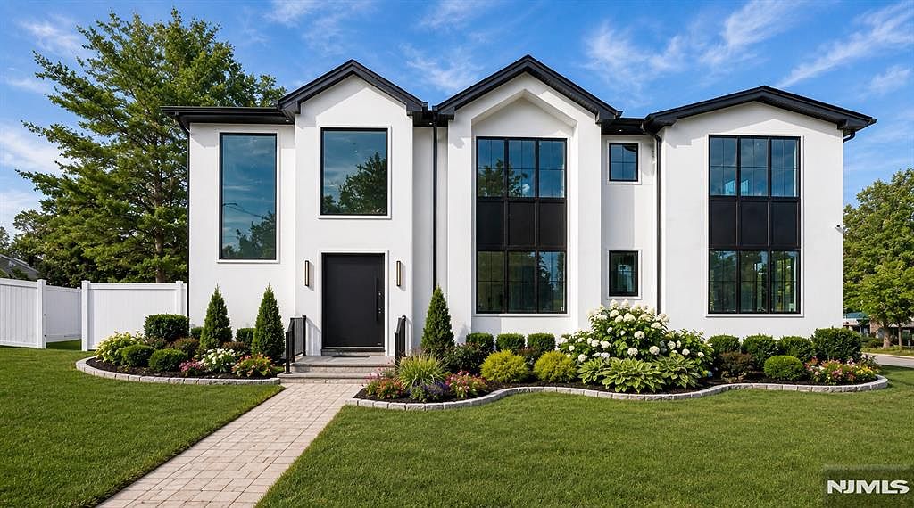 673 Cambridge Rd, Paramus, NJ 07652 | Zillow