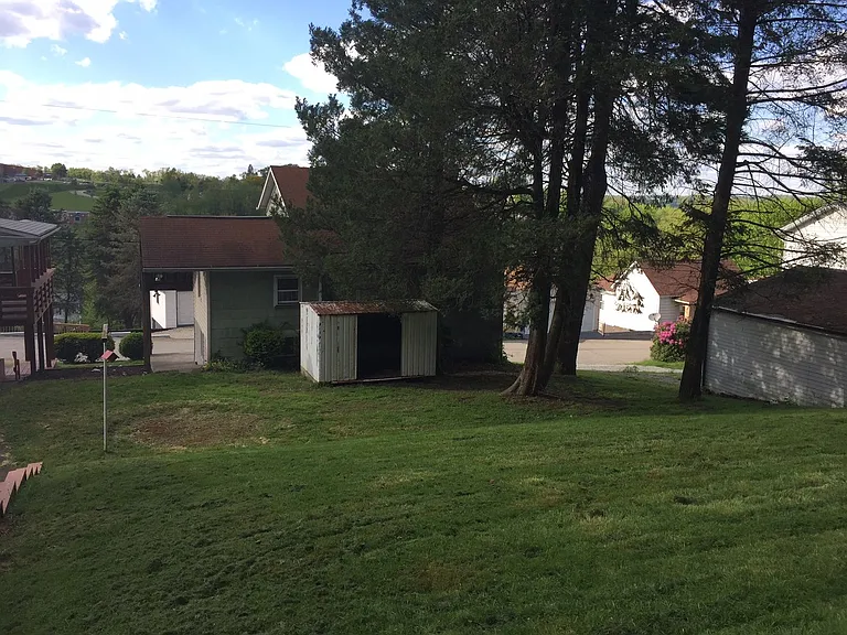 10404 Lilac St — Photo 4