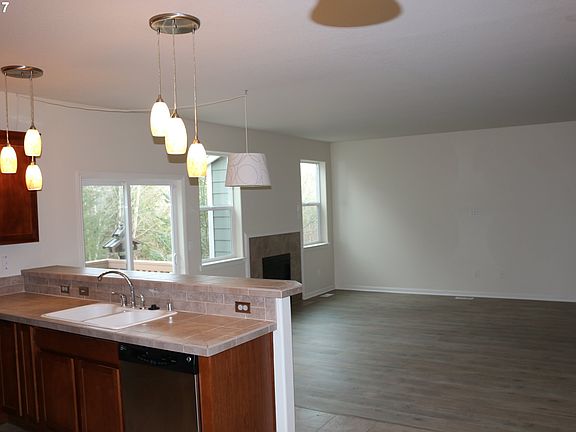 4th image of 3818 SE 189th Ave