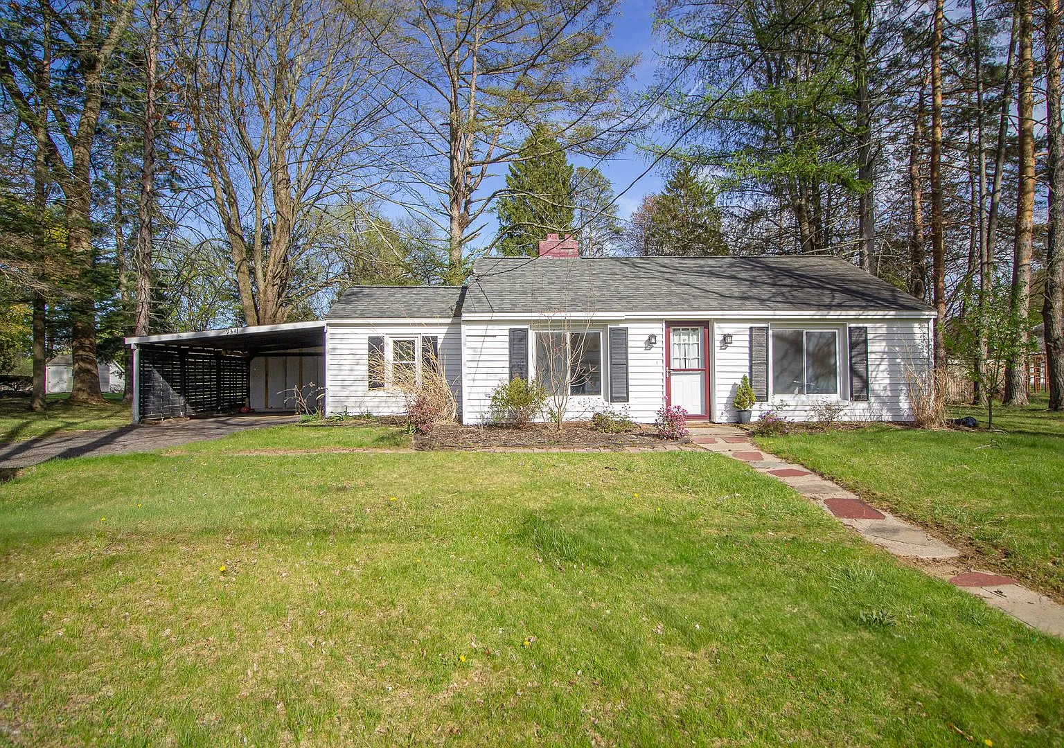 2 Bd - 1ba 1,015 Sf | Niskayuna School District — Photo 1