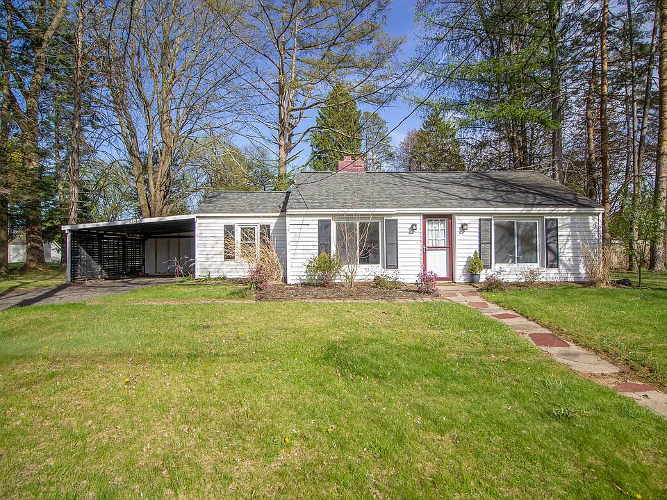 934 Mohegan Rd