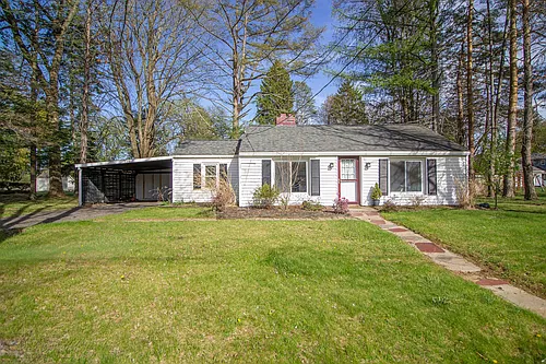 934 Mohegan Rd Photo 1