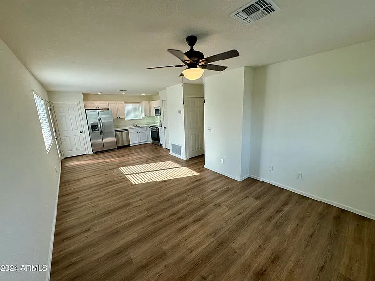1106 E Yuma St #1 — Photo 2