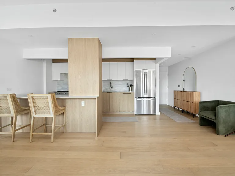 13 W 116th St #8C — Photo 4