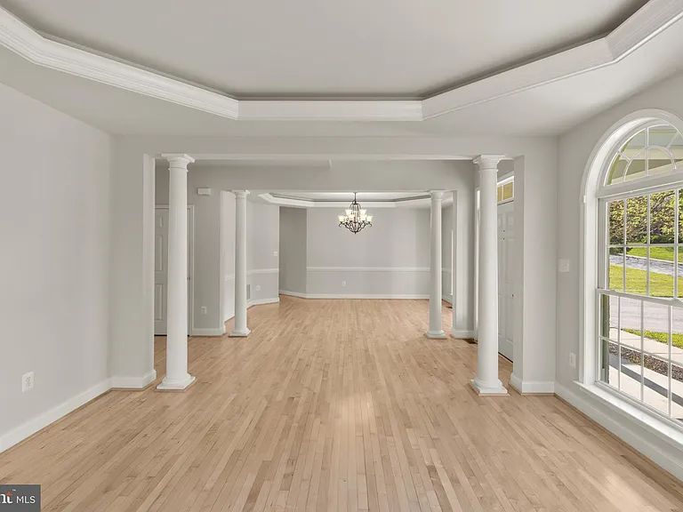 9724 Centennial Meadows Ln — Photo 3