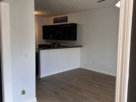5th image of 2537 New Holland Cir