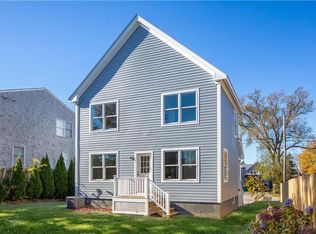 19 Canton Ave, Portsmouth, RI 02871
