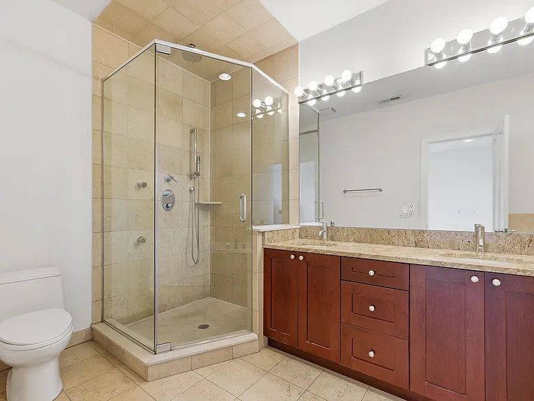 1825 N California Ave #4 — Photo 8