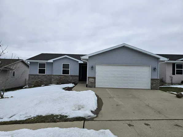 7756 Trails Edge Dr, Dubuque, IA 52002