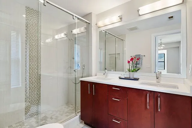 1455 W Cuyler Ave #2E — Photo 5