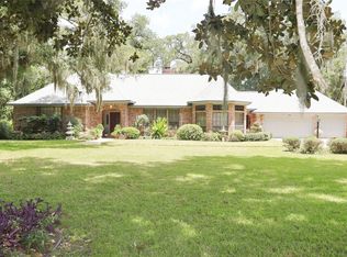 1927 Oak Island Dr, Lake Jackson, TX 77566