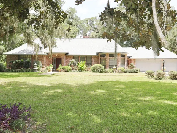 1927 Oak Island Dr, Lake Jackson, TX 77566