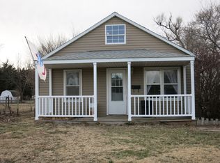 706 S Madison St, Plainville, KS 67663