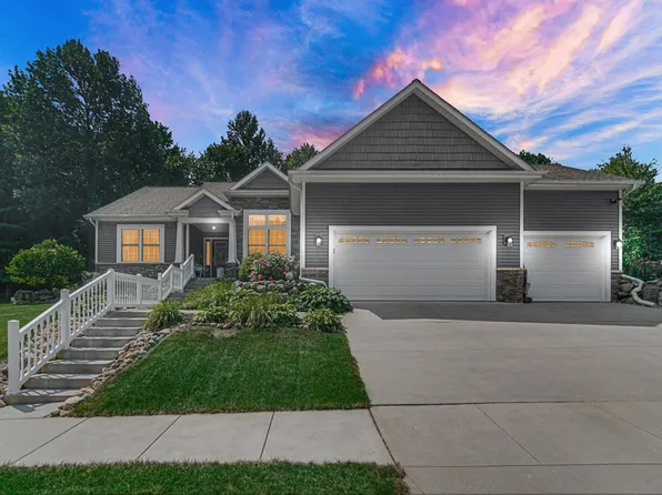 32752 Nature View Dr, New Carlisle, IN 46552