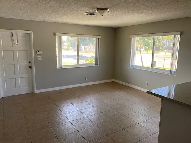 1501 NE 56th St #1 — Photo 3