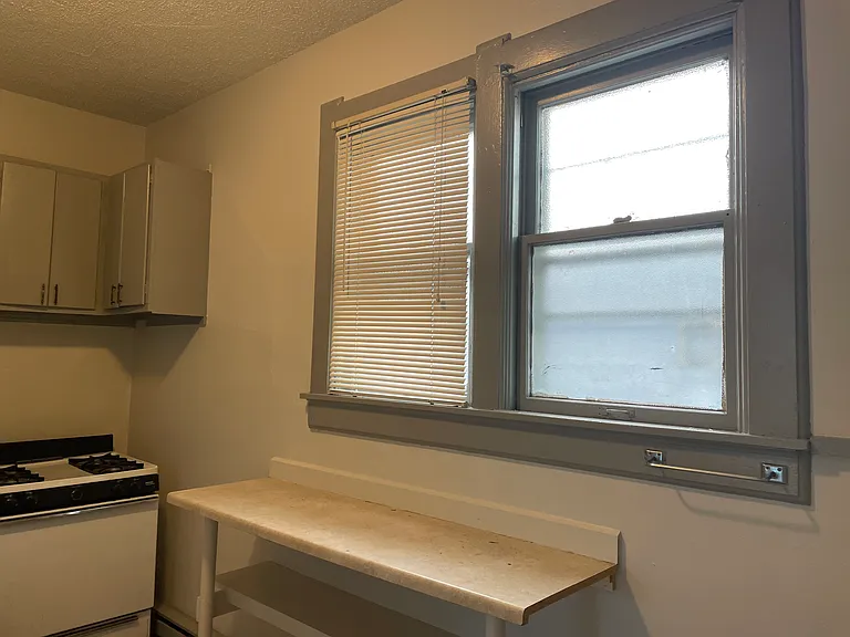 2033 N Cambridge Ave #2 — Photo 9