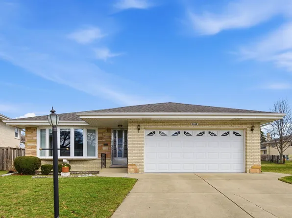 8145 N Grand Ct, Niles, IL 60714