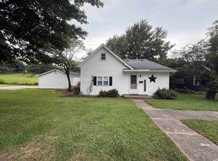 715 SW 1st St, Washington, IN 47501