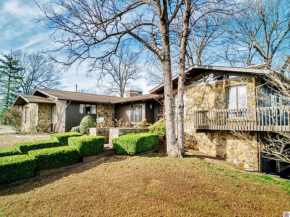 3rd image of 99 Shamrock Dr