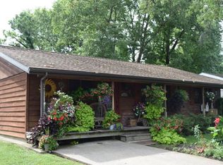 1213 N 8th St, Herrin, IL 62948