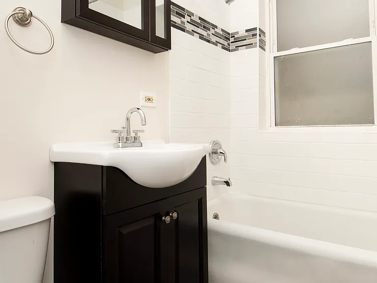 331 Kedzie St #2 — Photo 15