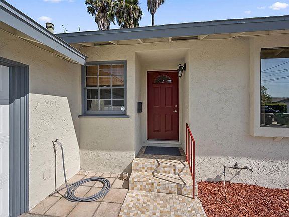 3rd image of 8740 Adriana St