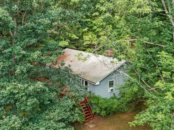 93 Leno Rd, Holland, MA 01521