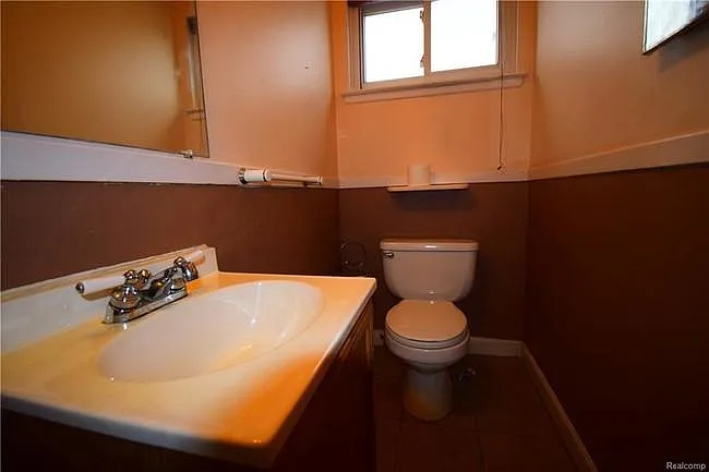 2366 Geoffry Dr — Photo 20