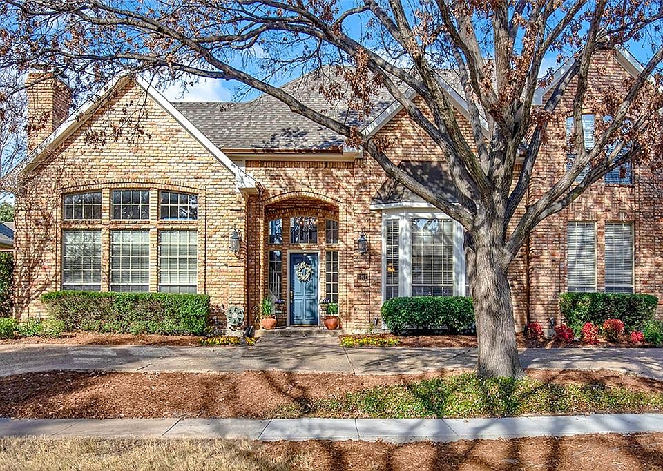 1st image of 3917 Woodlawn Ln