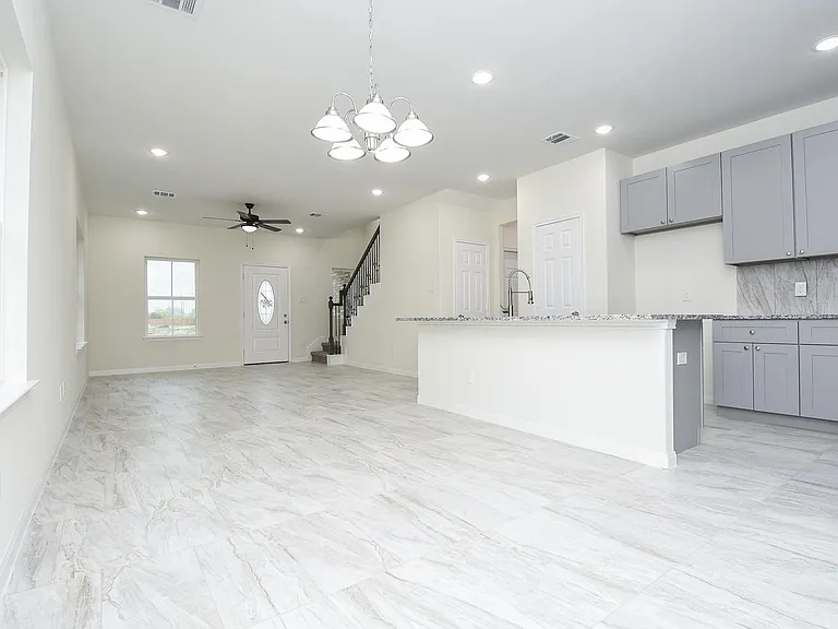 2807 Topiary Ln — Photo 7
