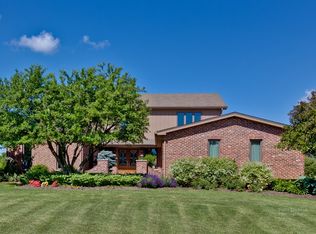 7 Harvard Ln, Hawthorn Woods, IL 60047