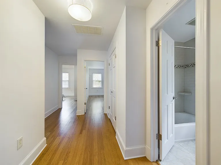 10211 Windbluff Dr — Photo 25