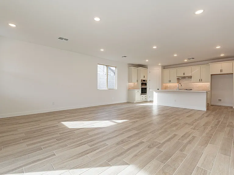 21411 W Meadowbrook Ave — Photo 7