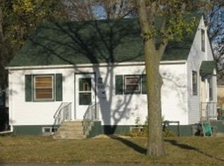 1121 S Arch St, Aberdeen, SD 57401