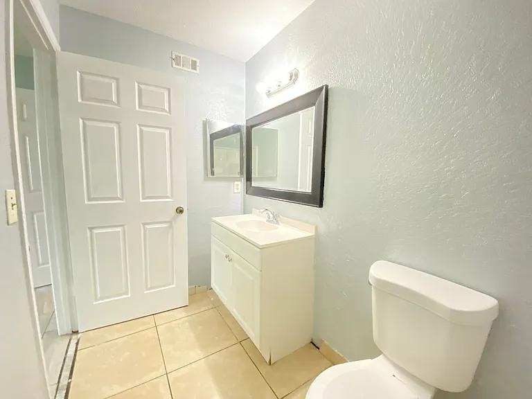 605 Northlake Blvd #63 — Photo 11