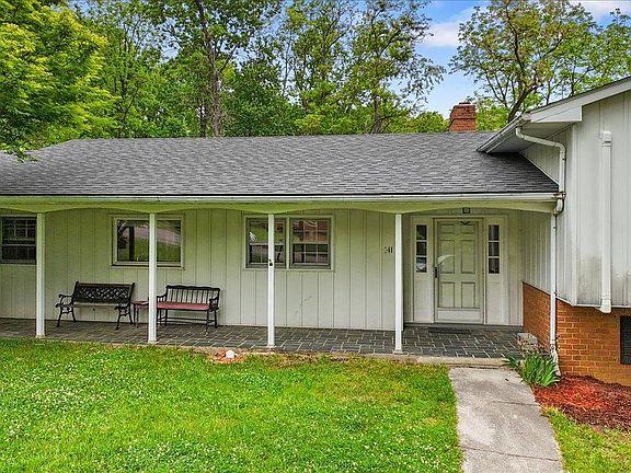 3rd image of 611 Landsdowne Dr