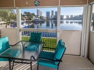 462 Golden Isles Dr APT 102, Hallandale Beach, FL 33009
