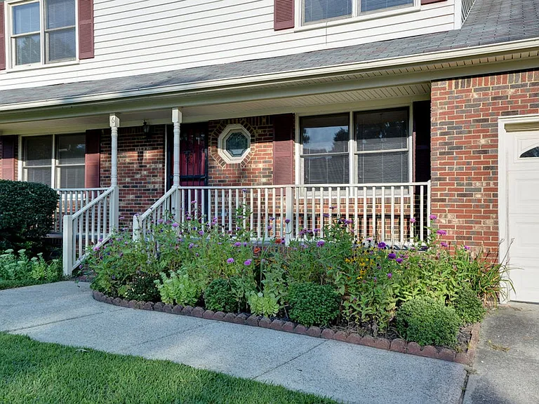 16 Natalie Dr — Photo 4