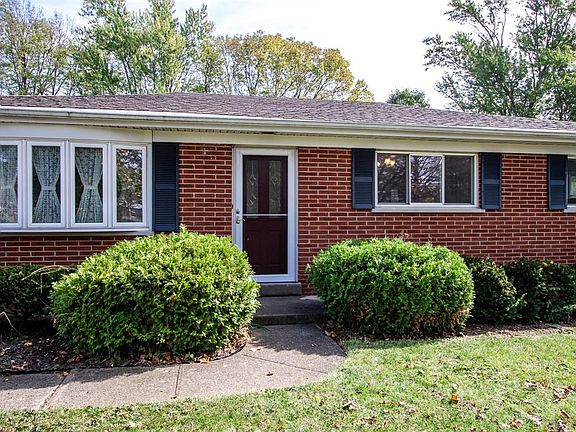 3rd image of 8348 Darlene Dr