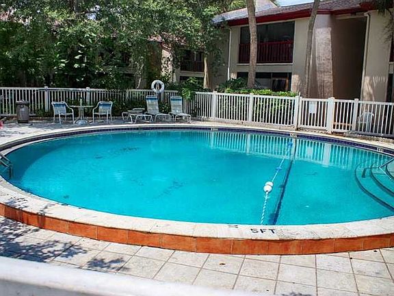 4th image of 3832 N Lake Dr Unit 117