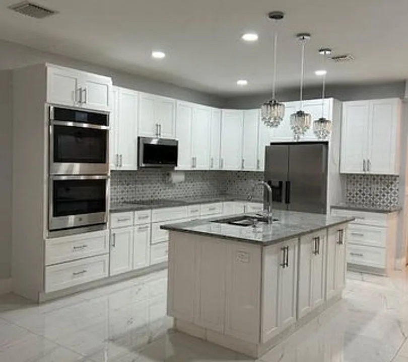 1305 Lucaya Dr