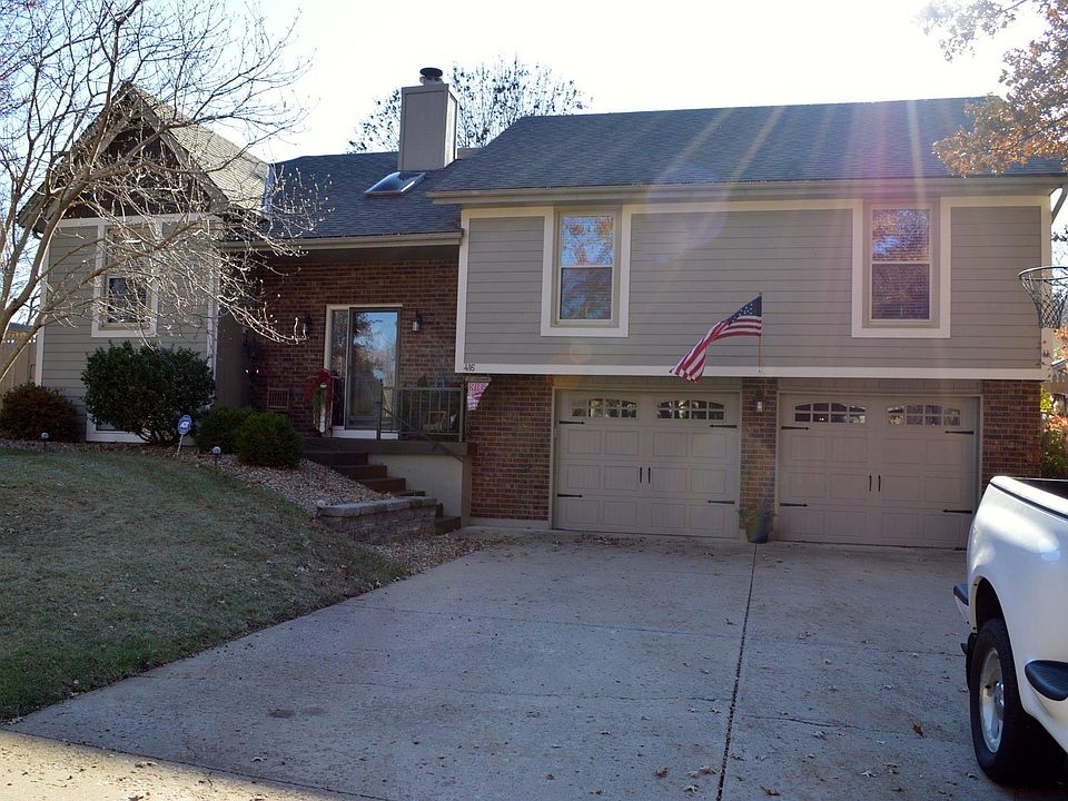 1st image of 416 NW Manor Dr