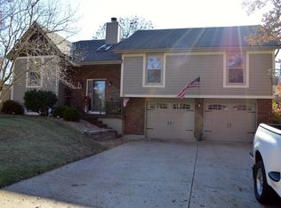 416 NW Manor Dr, Blue Springs, MO 64014