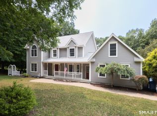 31 Hawks Lndg, Amston, CT 06231