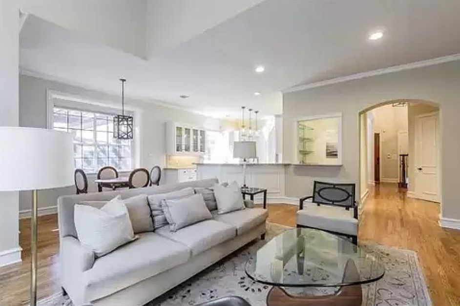 1st image of 4600 Stanford Ave