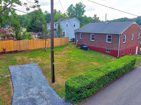 4th image of 2226 Early St